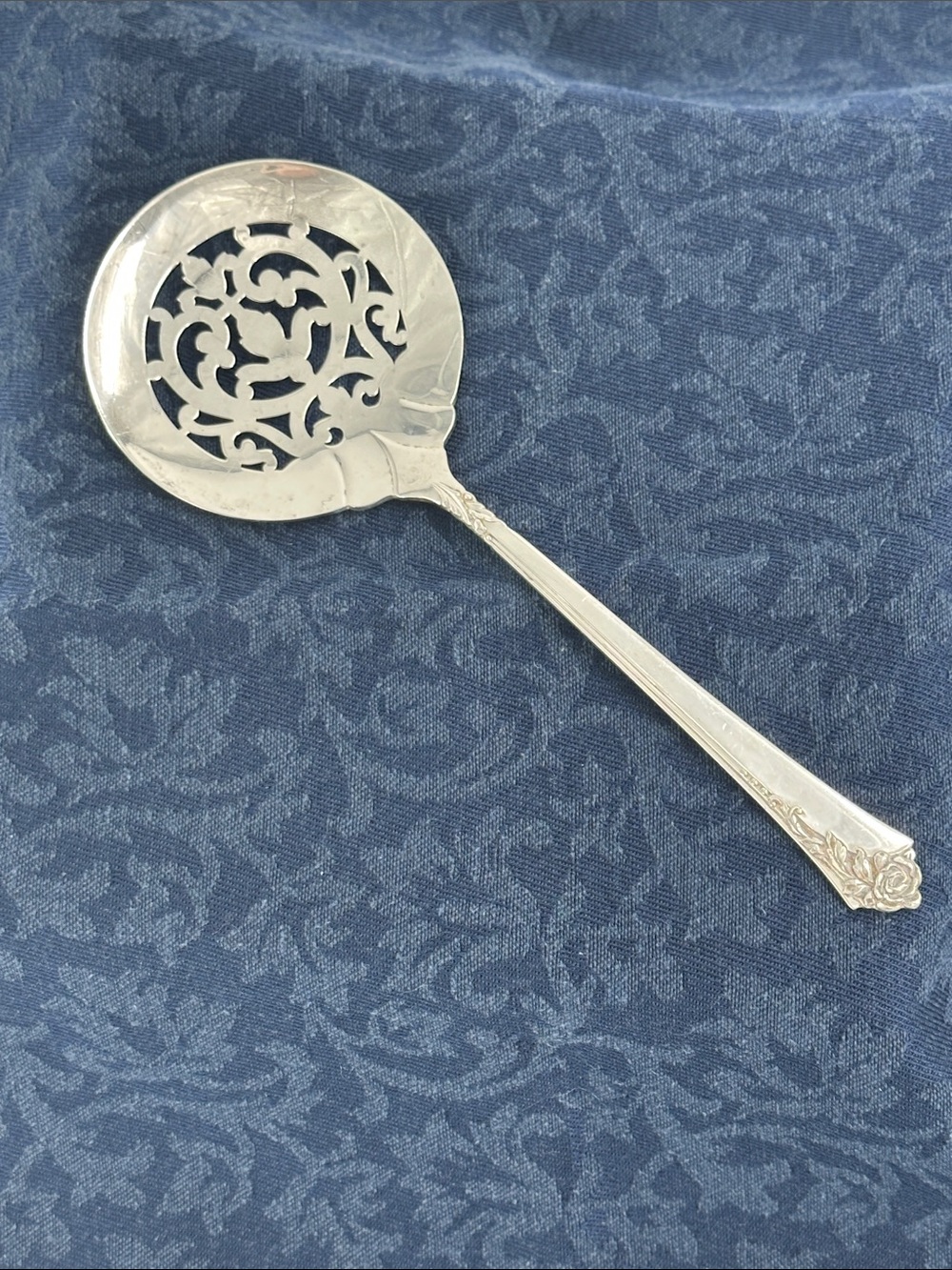 Damask Rose Heirloom Sterling, Oneida, Tomato Server.